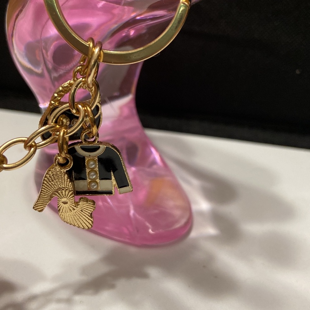 Upscale Keychain - Picture 4 of 5